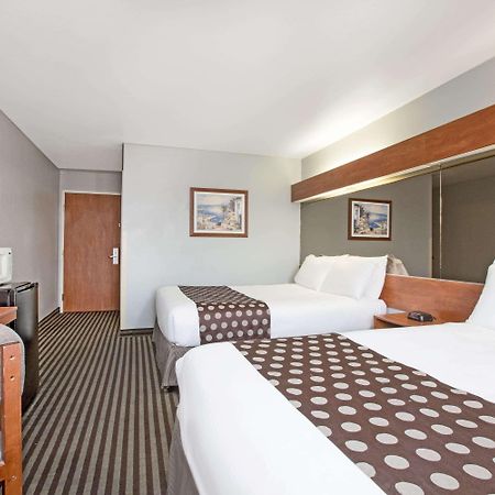 Microtel Inn & Suites By Wyndham Garland/Dallas Exteriör bild